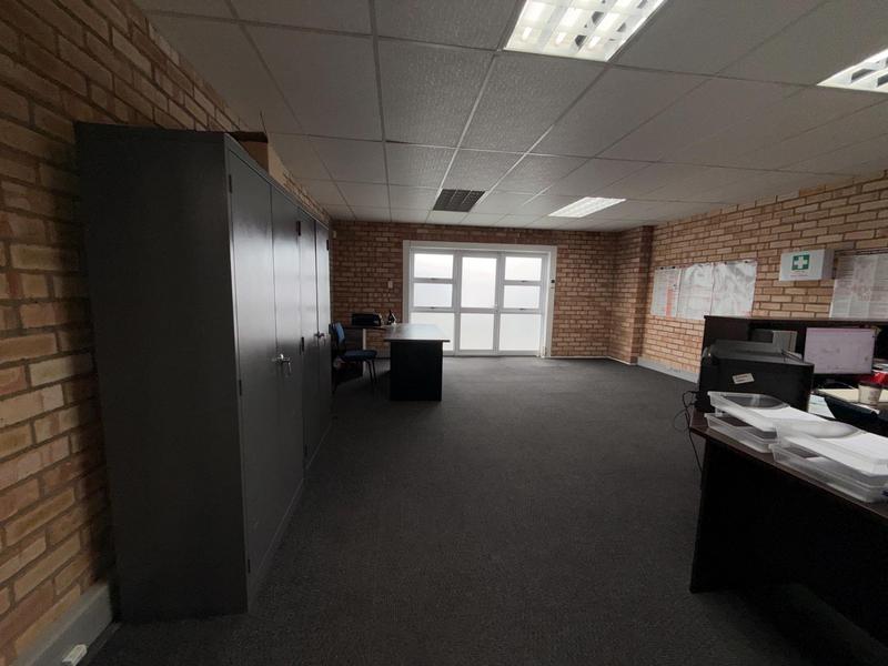 To Let Commercial Property for Rent in Newton Park Eastern Cape